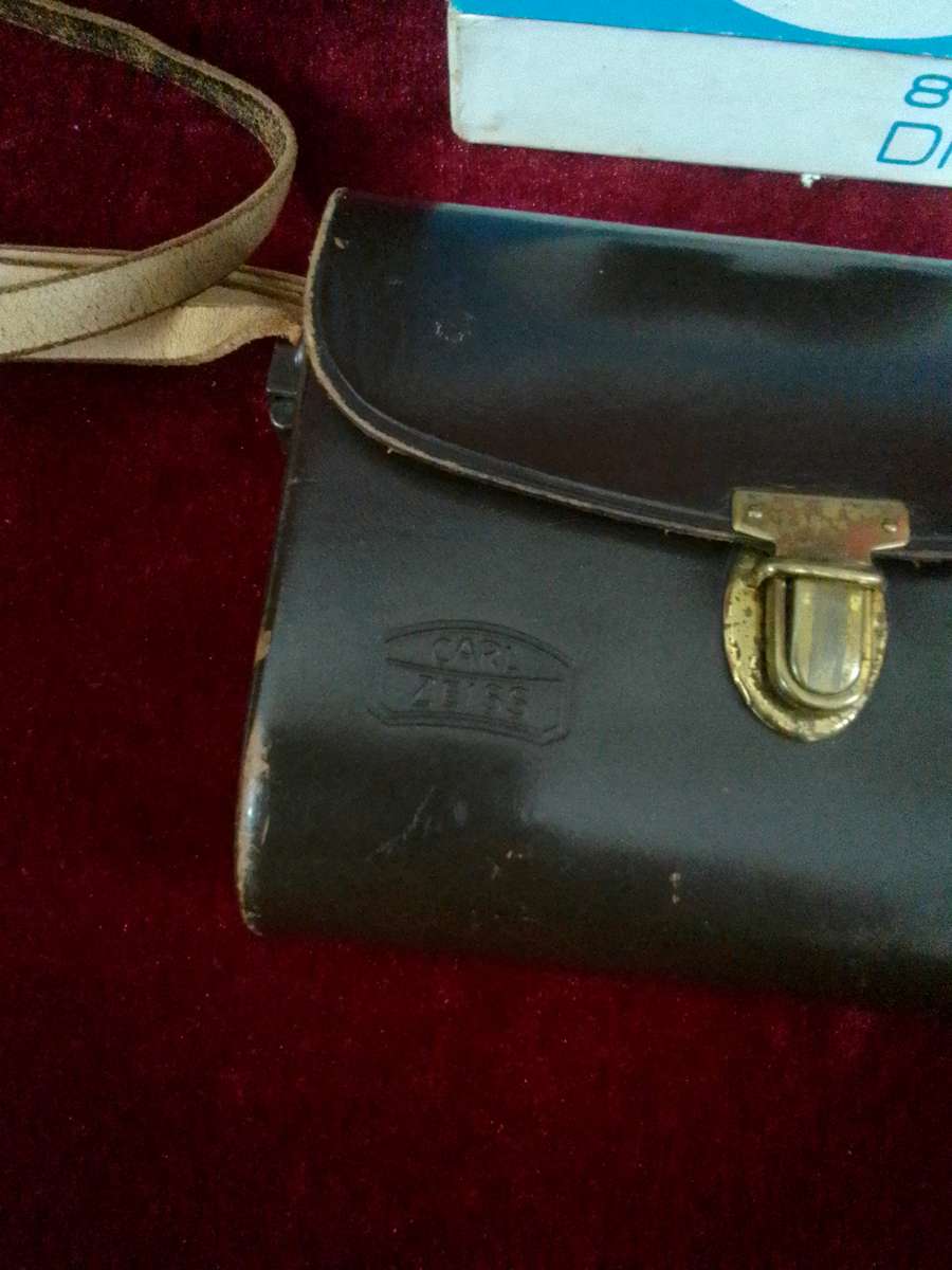 Beautiful Vintage Pair Of German Carl Zeiss 8x30B Dialyt Binoculars With Genuine Leather Case