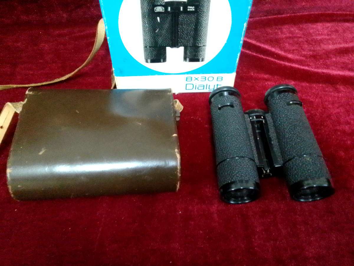 Beautiful Vintage Pair Of German Carl Zeiss 8x30B Dialyt Binoculars With Genuine Leather Case
