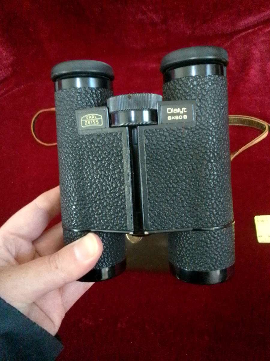 Beautiful Vintage Pair Of German Carl Zeiss 8x30B Dialyt Binoculars With Genuine Leather Case