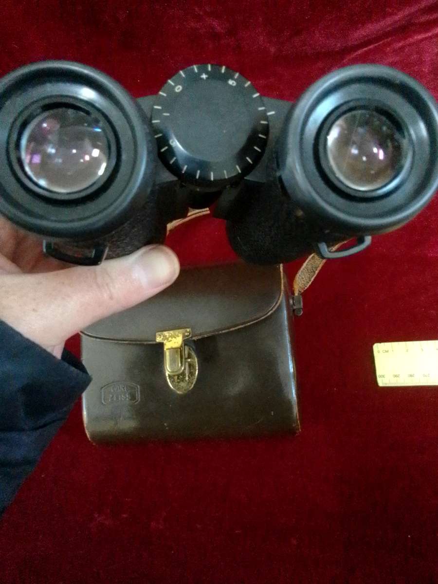 Beautiful Vintage Pair Of German Carl Zeiss 8x30B Dialyt Binoculars With Genuine Leather Case