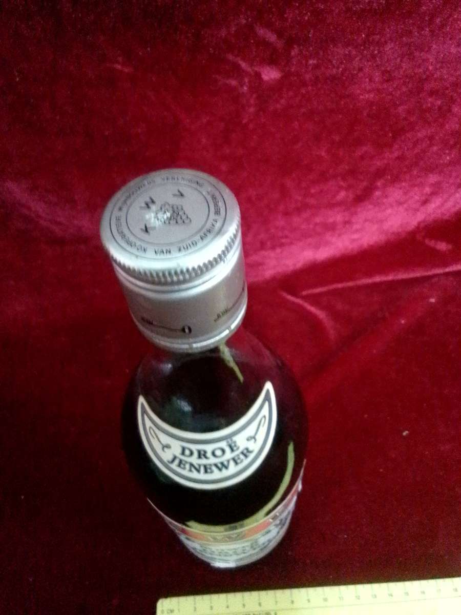 Vintage KWV Suiwer Droe Jenewer - 750ml - Van Zuid Afrika Beperk - Sealed