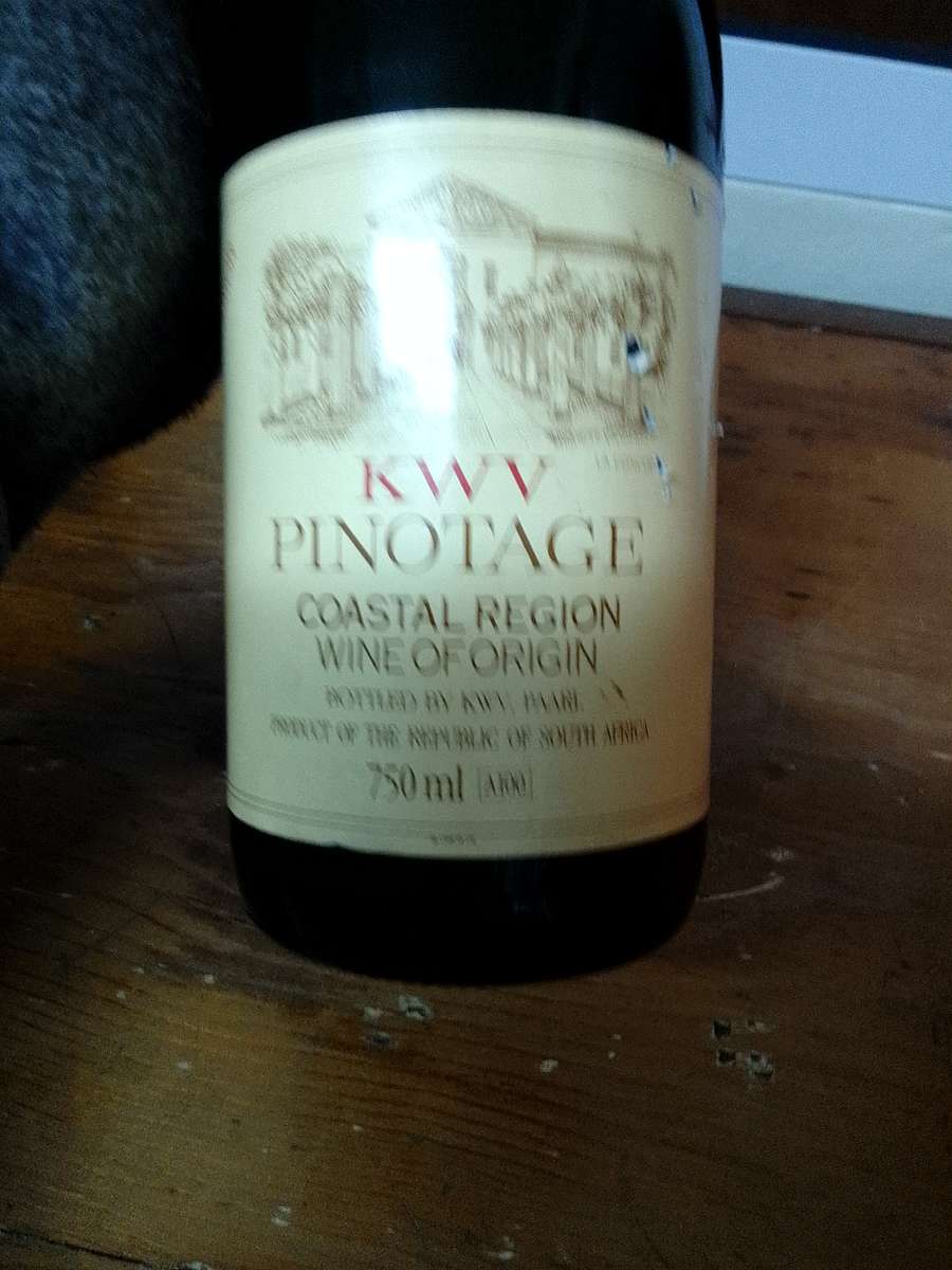 Vintage 1982 Vintage KWV Pinotage Coastel Region- 750ml - Sealed - Bottled by KWV Paarl
