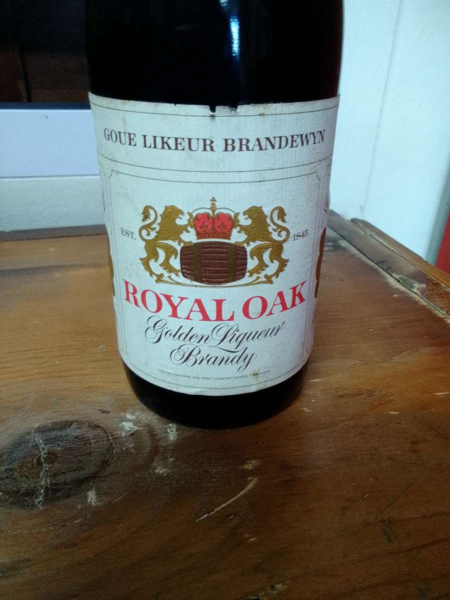 Vintage Royal Oak Golden Liqueur Brandy / Goue Likeur Brandewyn - Sealed