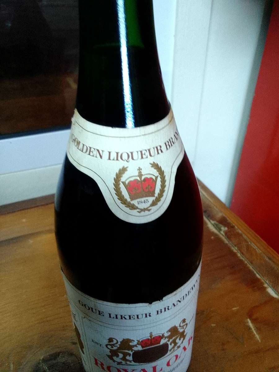 Vintage Royal Oak Golden Liqueur Brandy / Goue Likeur Brandewyn - Sealed
