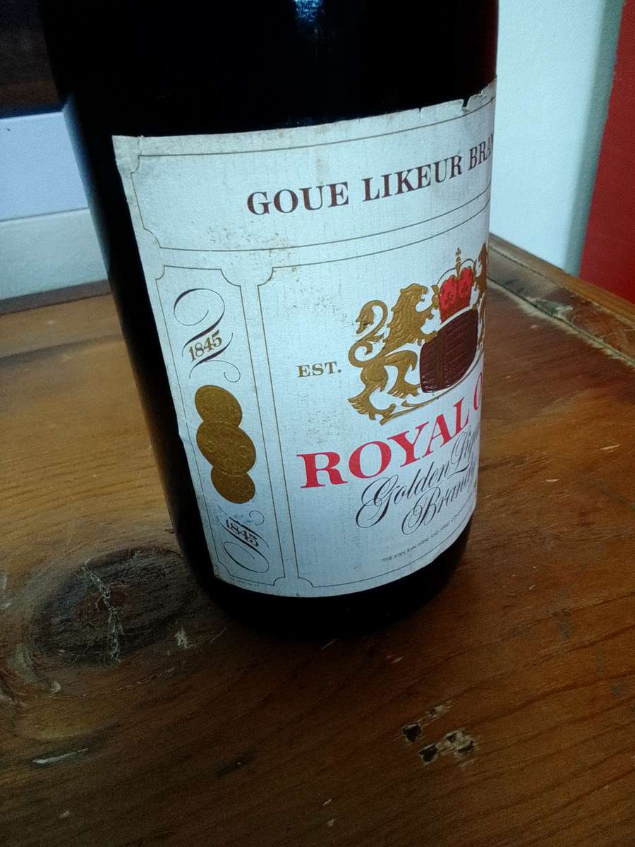 Vintage Royal Oak Golden Liqueur Brandy / Goue Likeur Brandewyn - Sealed