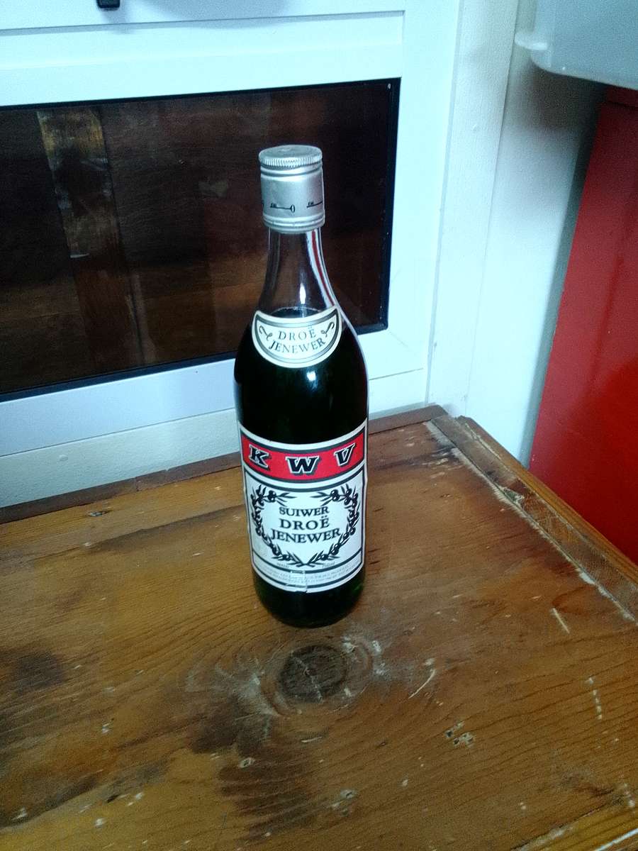 Vintage KWV Suiwer Droe Jenewer - 750ml - Van Zuid Afrika Beperk - Sealed