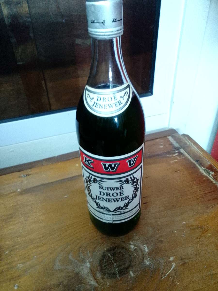 Vintage KWV Suiwer Droe Jenewer - 750ml - Van Zuid Afrika Beperk - Sealed