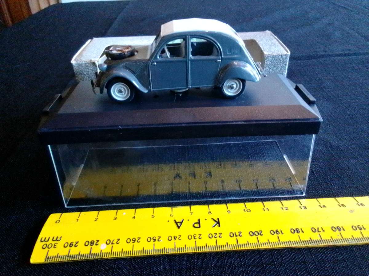 Vintage Vitesse La Collection 037A - Citroën 2CV Sahara 4x4 Presentation 1958