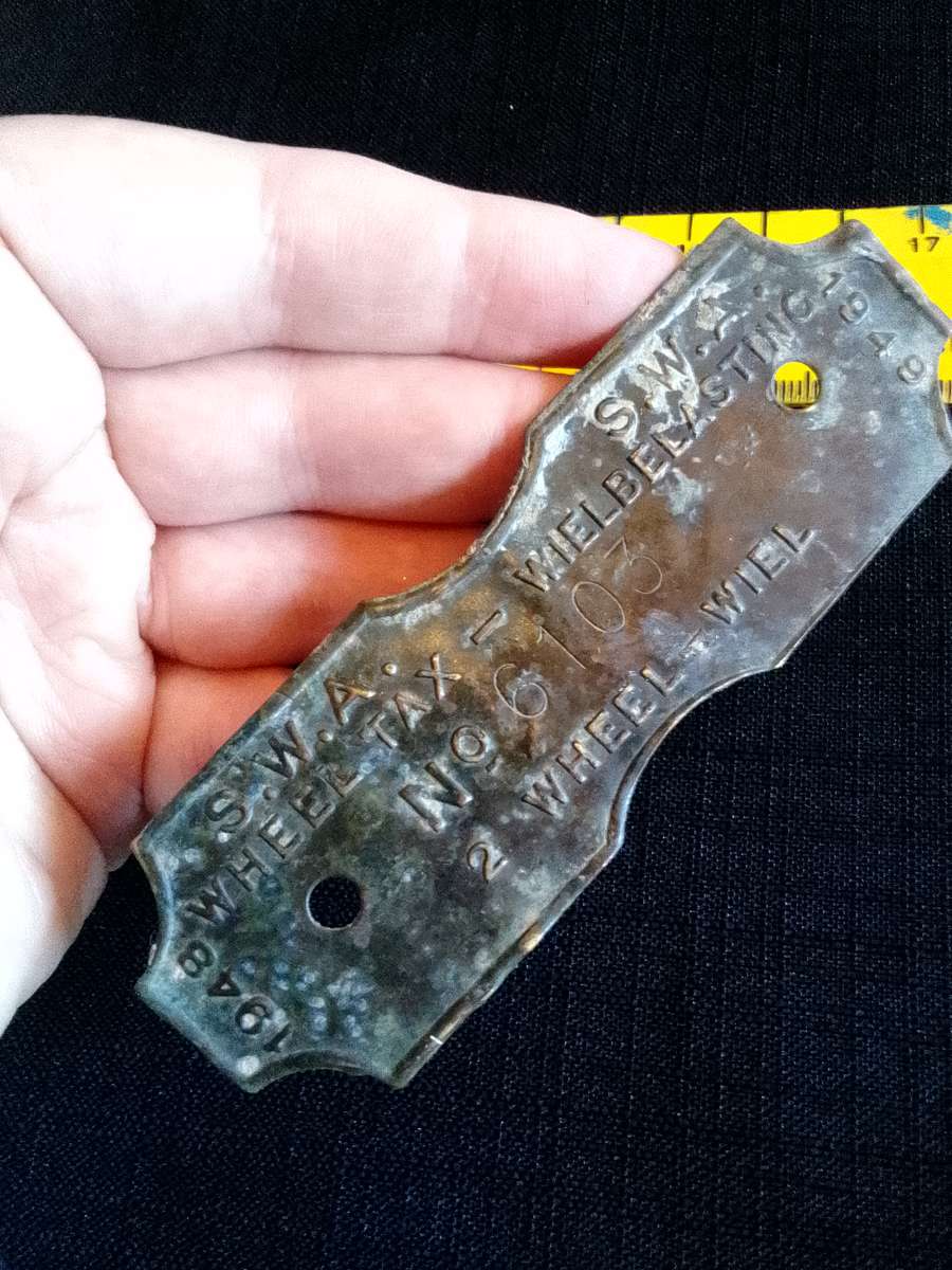 Vintage 1948 - 1949 South West African 2 Wheel Tax/Wielbelasting Metal Badge No 6103