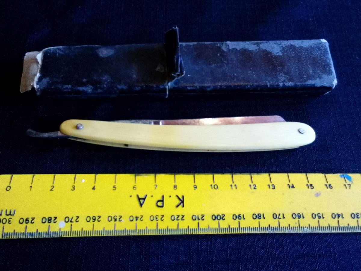Vintage Solingen Willott Trademark Straight Razor - Made In Germany