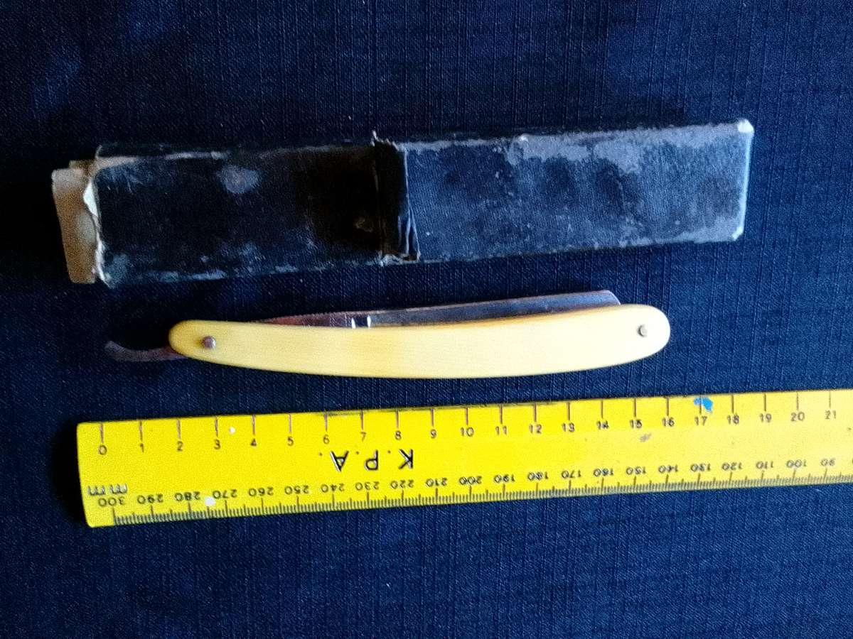 Vintage Solingen Willott Trademark Straight Razor - Made In Germany