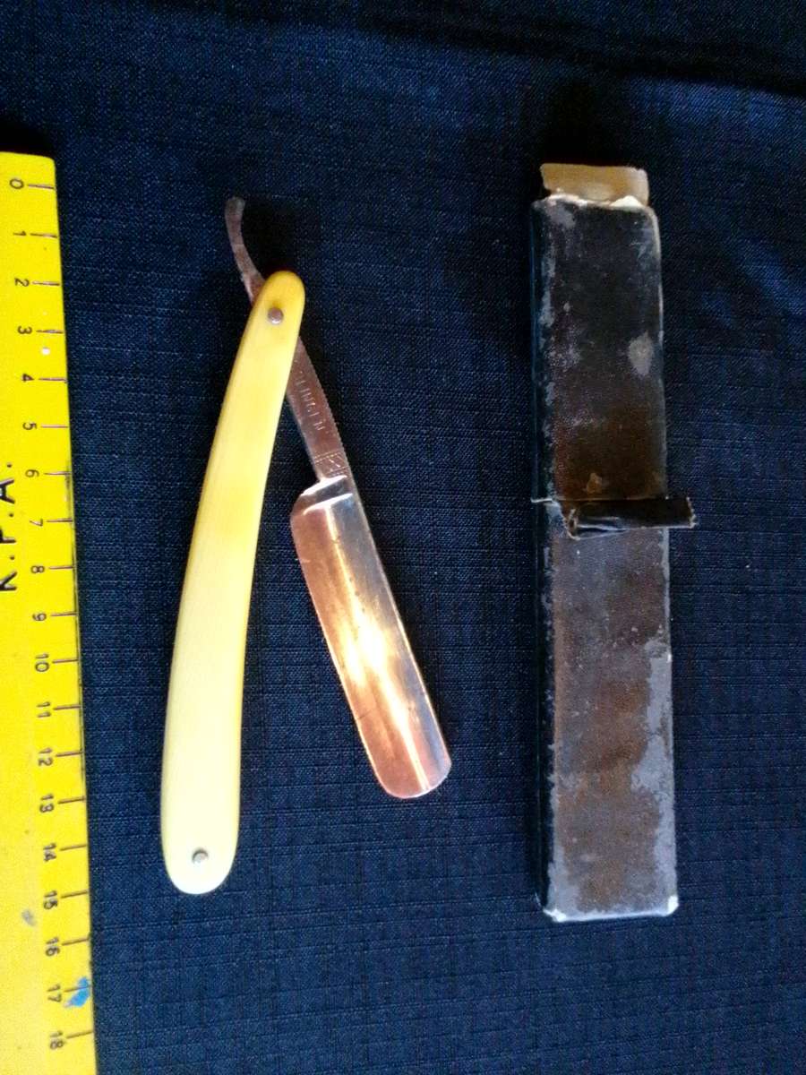 Vintage Solingen Willott Trademark Straight Razor - Made In Germany