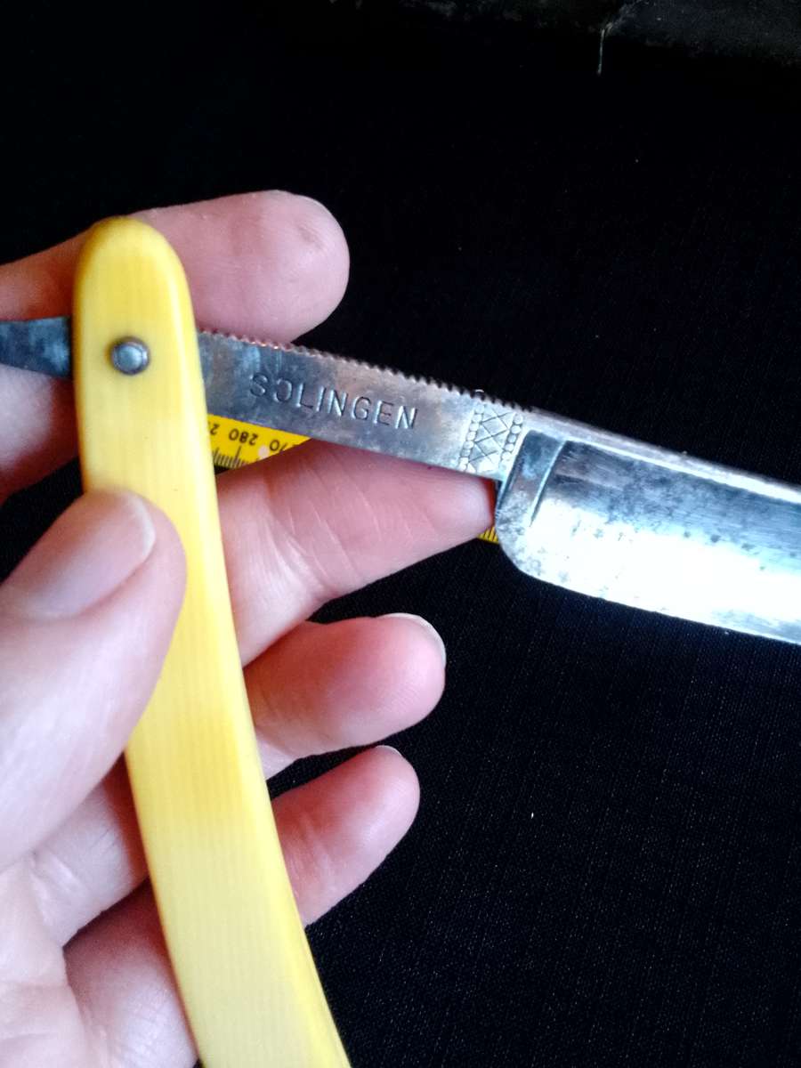 Vintage Solingen Willott Trademark Straight Razor - Made In Germany