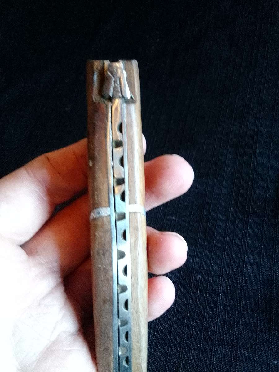 Stunning Laguiole Pocket Knife with Wooden Handle in Excellent Condition L:200m