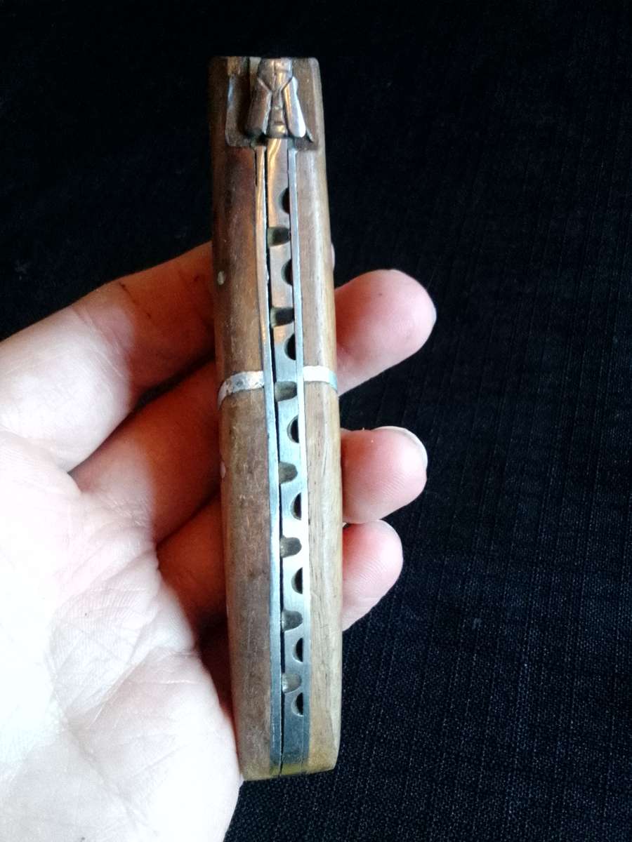 Stunning Laguiole Pocket Knife with Wooden Handle in Excellent Condition L:200m