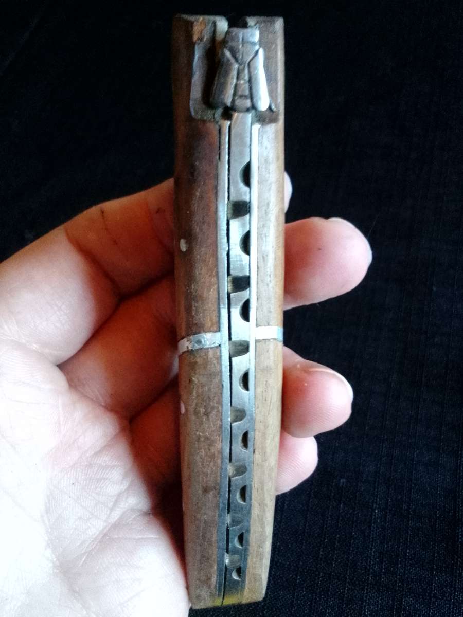 Stunning Laguiole Pocket Knife with Wooden Handle in Excellent Condition L:200m