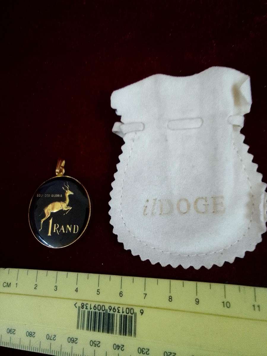 Stunning Enamelled Coin Pendant 1967 South Africa Silver One Rand - 17.3g -Good Condition