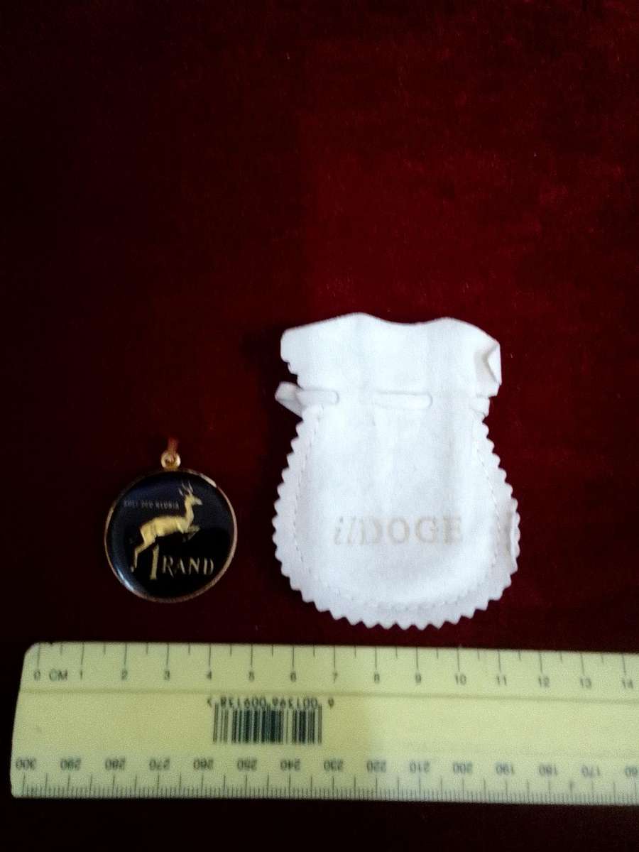 Stunning Enamelled Coin Pendant 1967 South Africa Silver One Rand - 17.3g -Good Condition