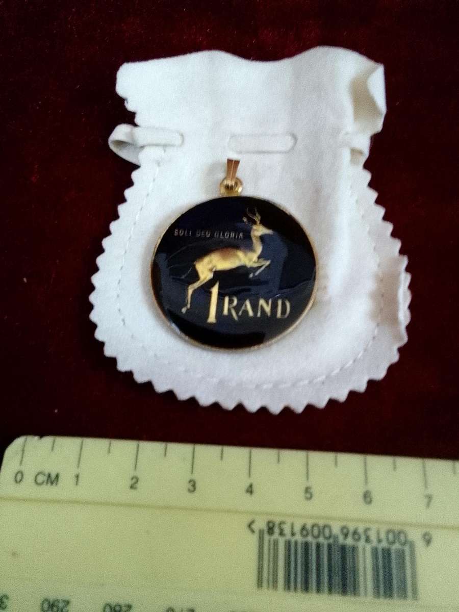 Stunning Enamelled Coin Pendant 1967 South Africa Silver One Rand - 17.3g -Good Condition