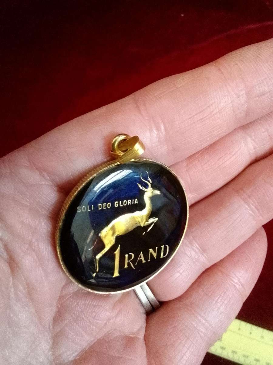 Stunning Enamelled Coin Pendant 1967 South Africa Silver One Rand - 17.3g -Good Condition