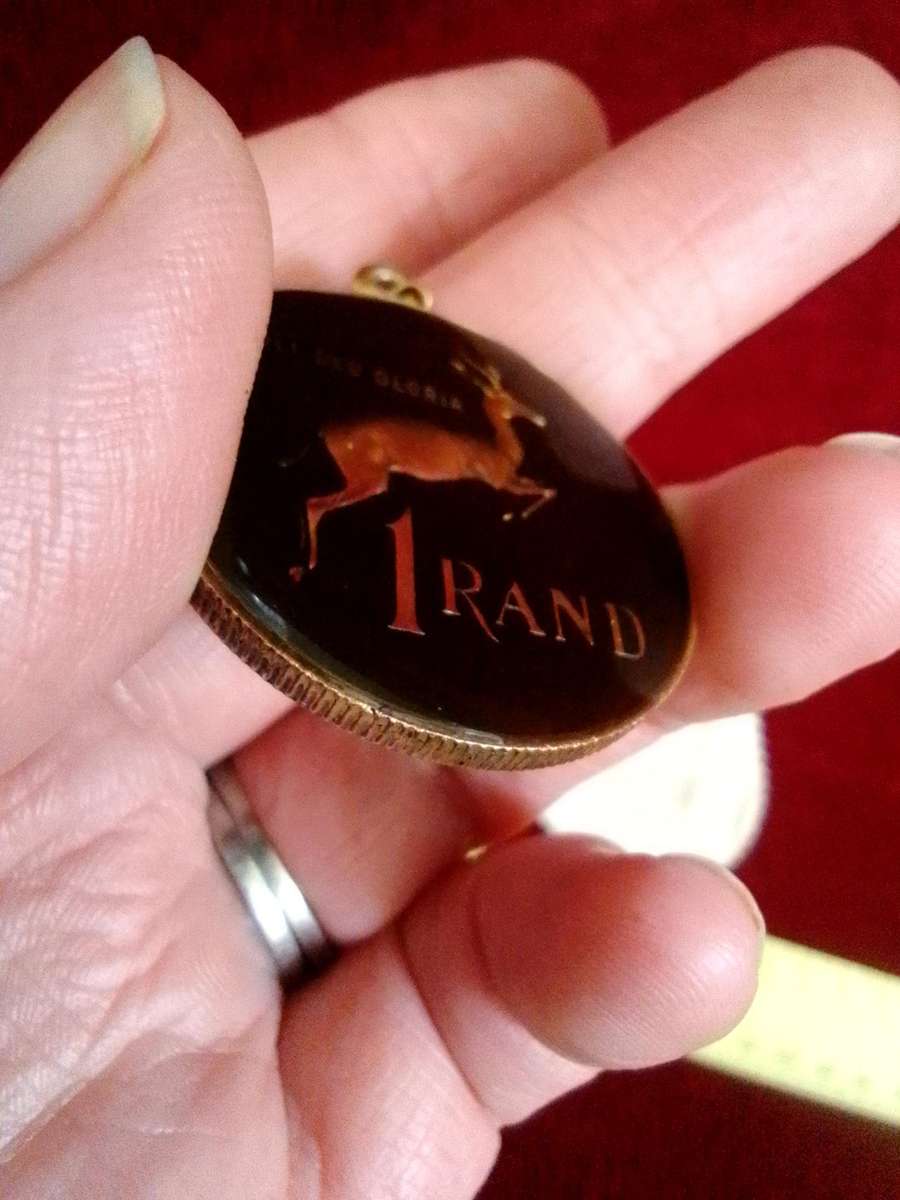 Stunning Enamelled Coin Pendant 1967 South Africa Silver One Rand - 17.3g -Good Condition