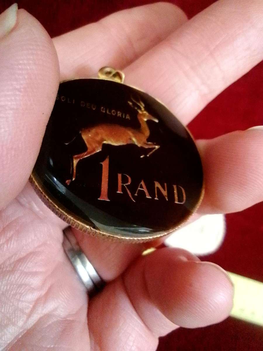 Stunning Enamelled Coin Pendant 1967 South Africa Silver One Rand - 17.3g -Good Condition