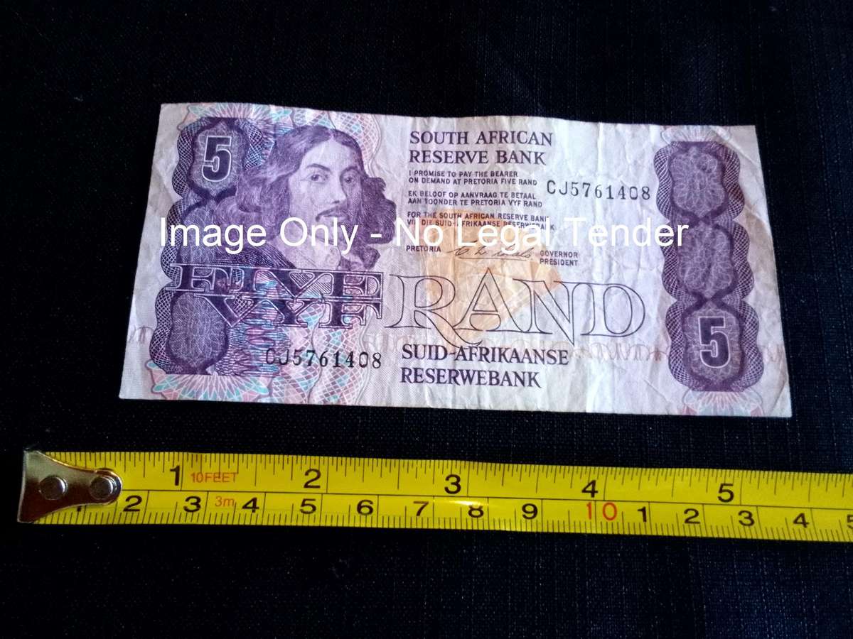 Republic Of South Africa Five Rand Note Serial Number CJ5761408- CL Stals- Good Condition