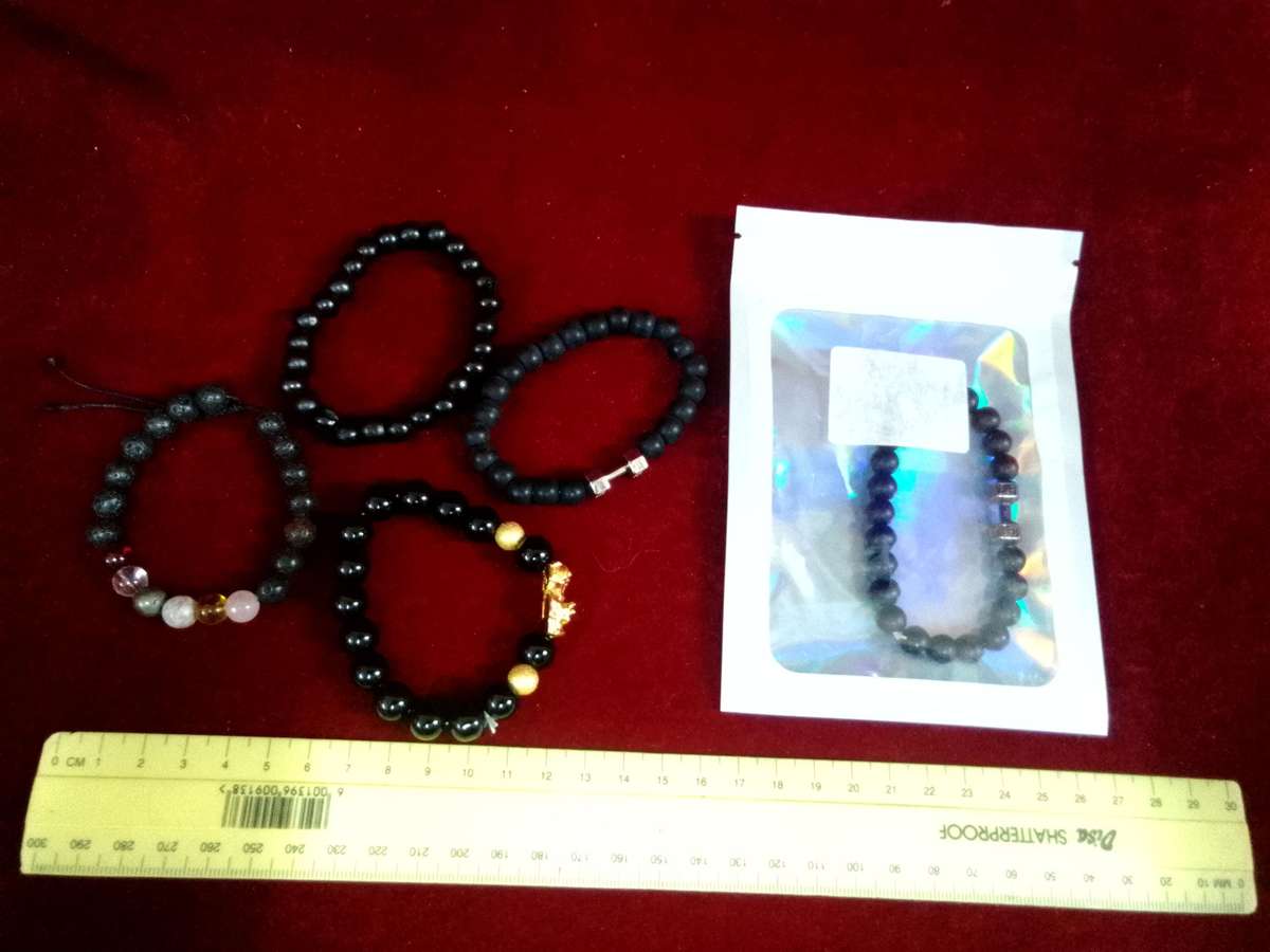 Beautiful Set Of  Five Black Beaded Bracelets - Excellent Condition