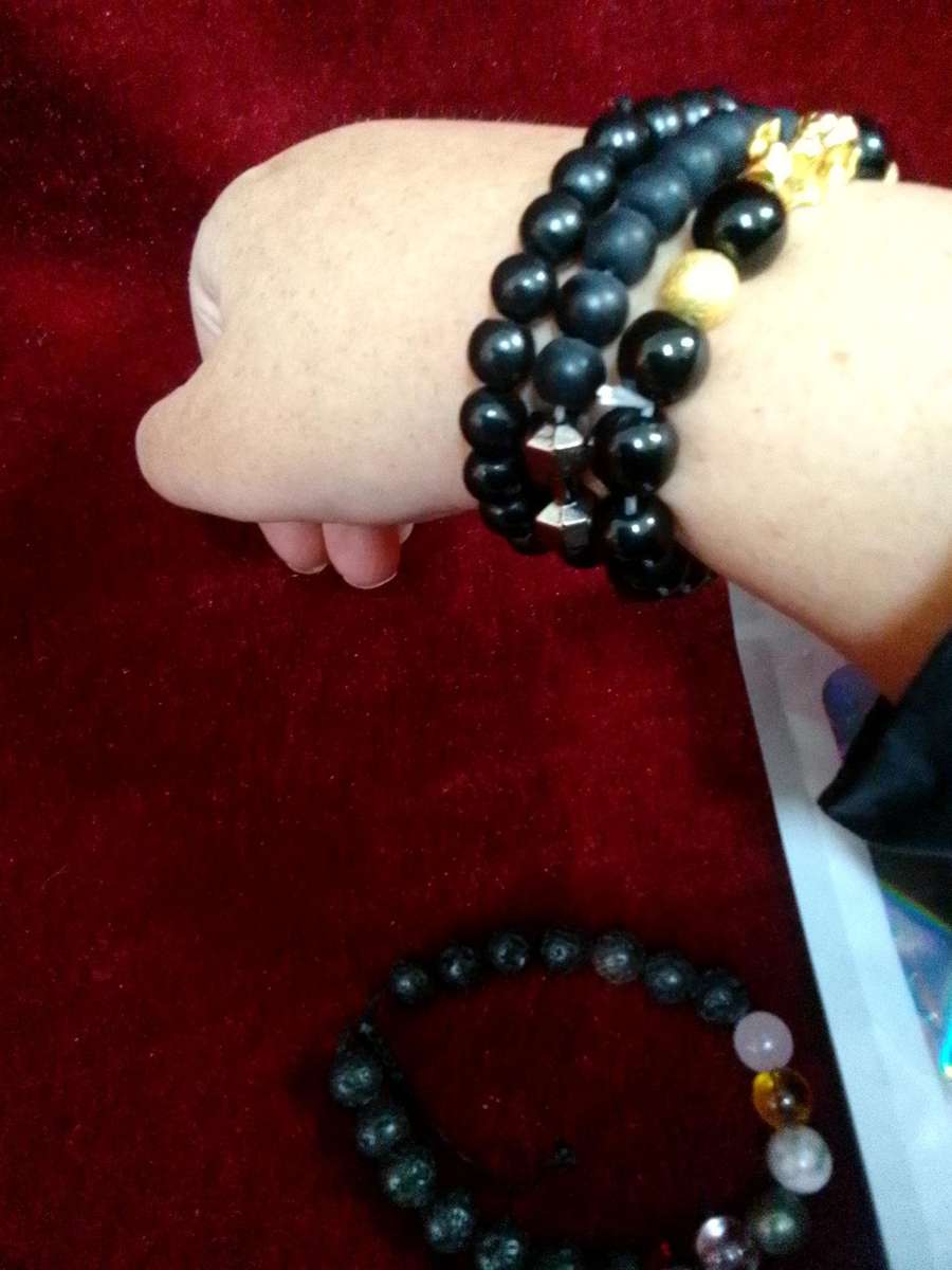 Beautiful Set Of  Five Black Beaded Bracelets - Excellent Condition