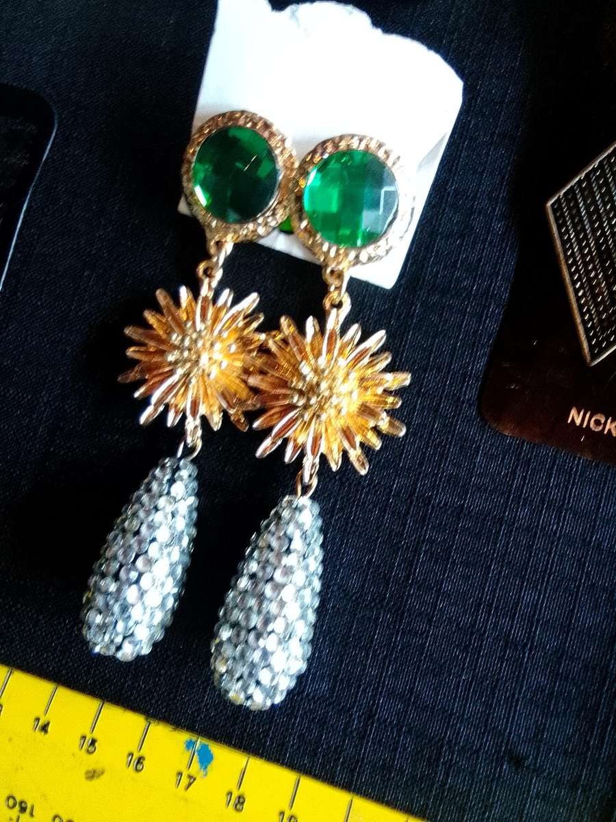 Collection Of Six Stunning Woman's Different Styles Of Earrings - Excellent Condition