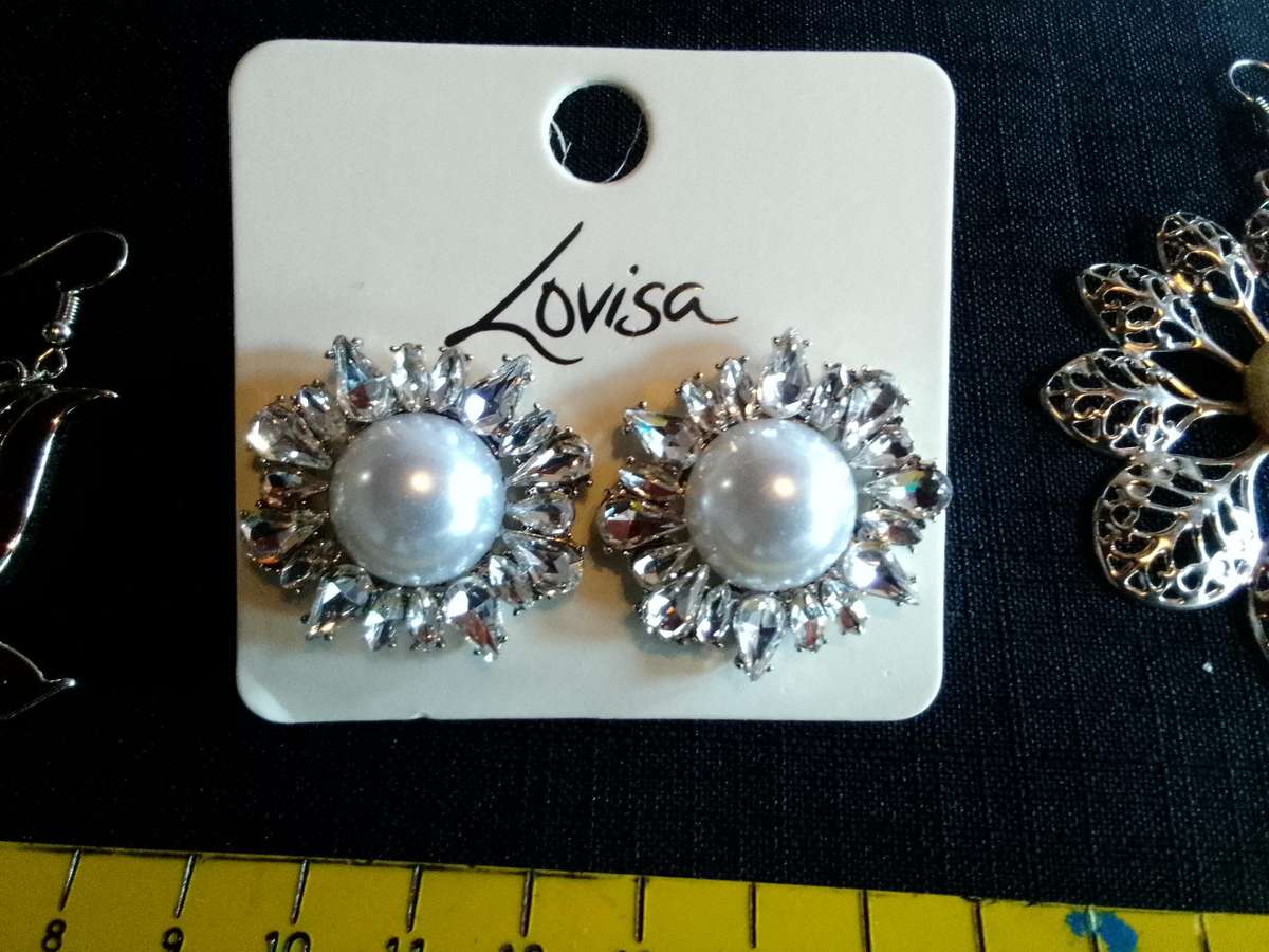 Collection Of Six Stunning Woman's Different Styles Of Earrings - Excellent Condition