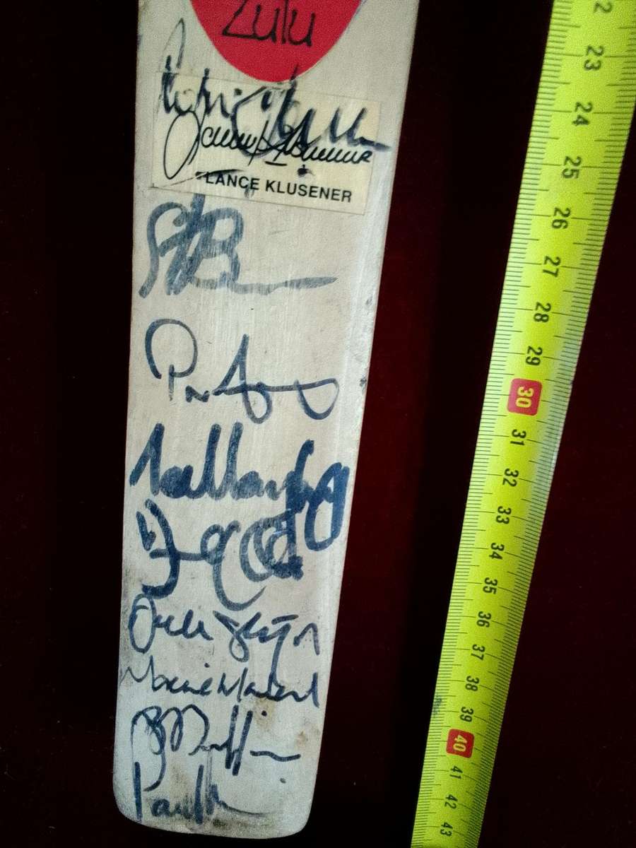 Mini Cricket Staurt Surridge Zulu Warrior Bat - Signed By Protea Cricket Team Players - View Desp.