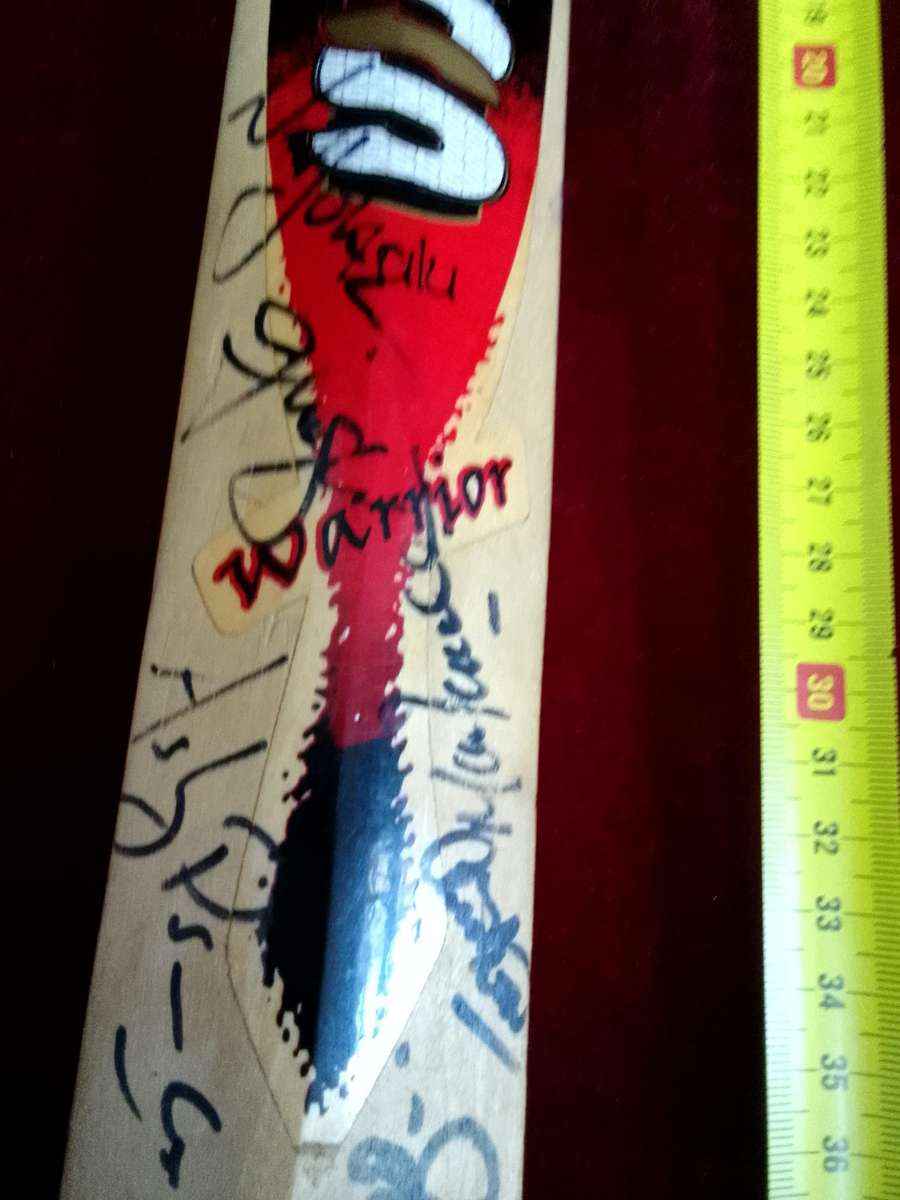 Mini Cricket Staurt Surridge Zulu Warrior Bat - Signed By Protea Cricket Team Players - View Desp.