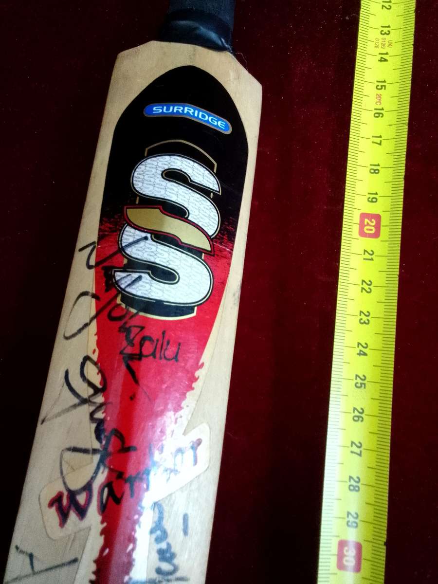 Mini Cricket Staurt Surridge Zulu Warrior Bat - Signed By Protea Cricket Team Players - View Desp.