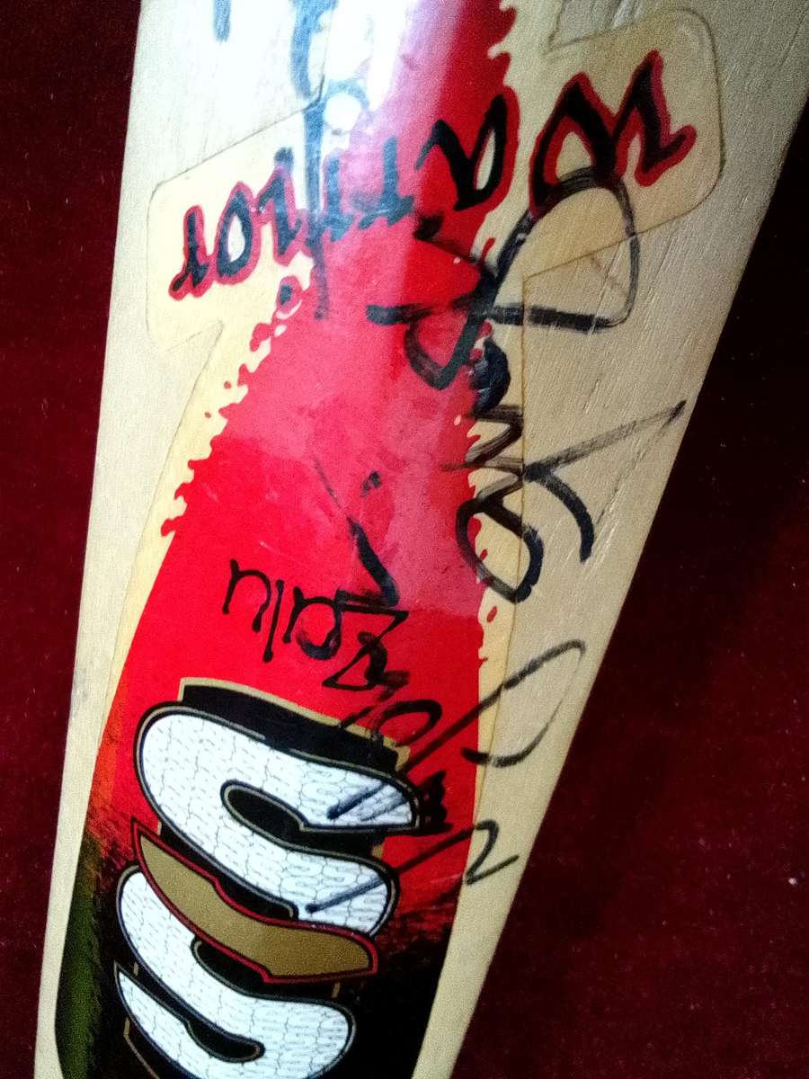 Mini Cricket Staurt Surridge Zulu Warrior Bat - Signed By Protea Cricket Team Players - View Desp.