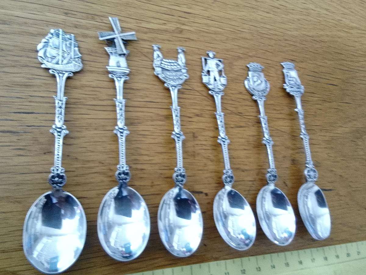 Antique Collection Of Six 900 SIlver Dutch Souvenir Tea Spoons - Good Condition
