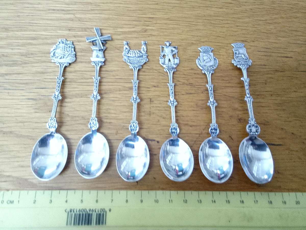 Antique Collection Of Six 900 SIlver Dutch Souvenir Tea Spoons - Good Condition