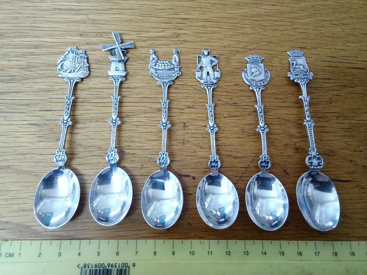 Antique Collection Of Six 900 SIlver Dutch Souvenir Tea Spoons - Good Condition