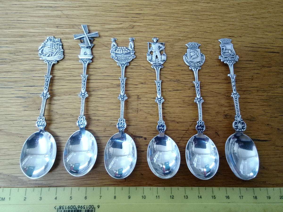 Antique Collection Of Six 900 SIlver Dutch Souvenir Tea Spoons - Good Condition