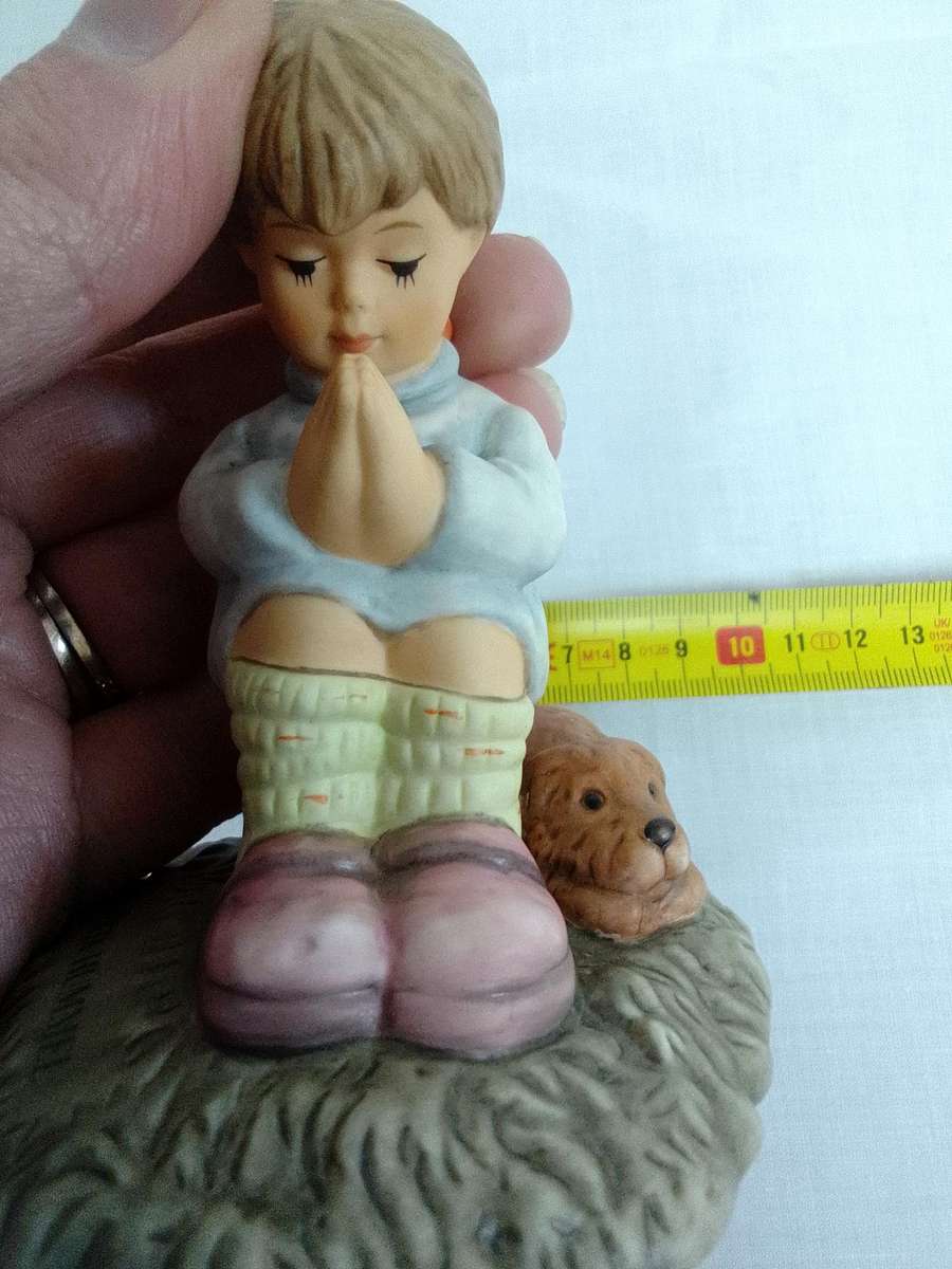 Beautiful Vintage Silent Prayer BH 2 -  Berta Hummel - Goebel 1996 Thailand - Good Condition