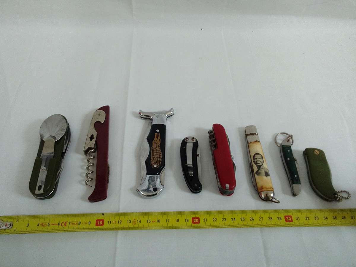 Stunning Collection Of Eight Pocket And Multi Function Folding Knifes - View Description