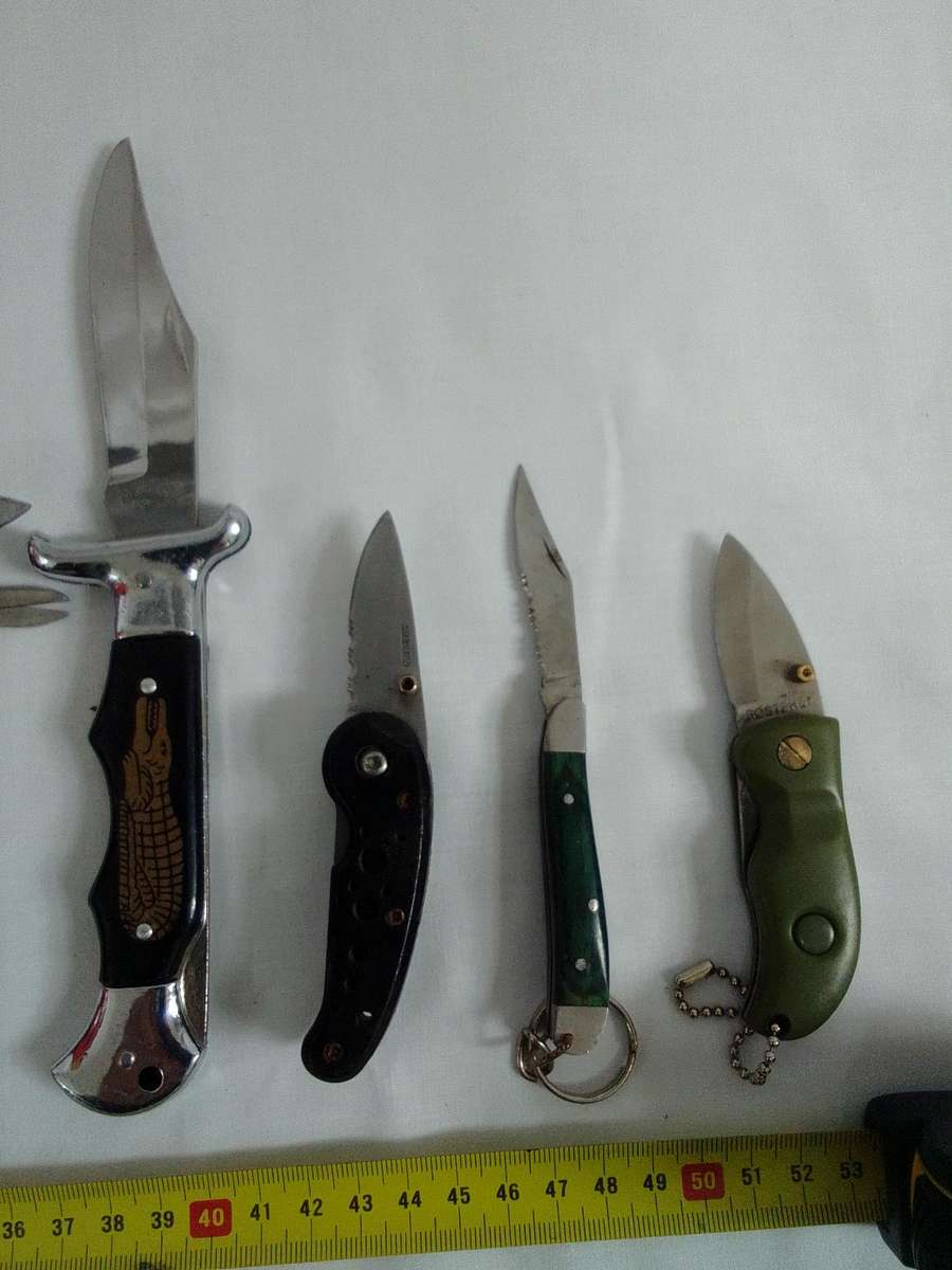 Stunning Collection Of Eight Pocket And Multi Function Folding Knifes - View Description