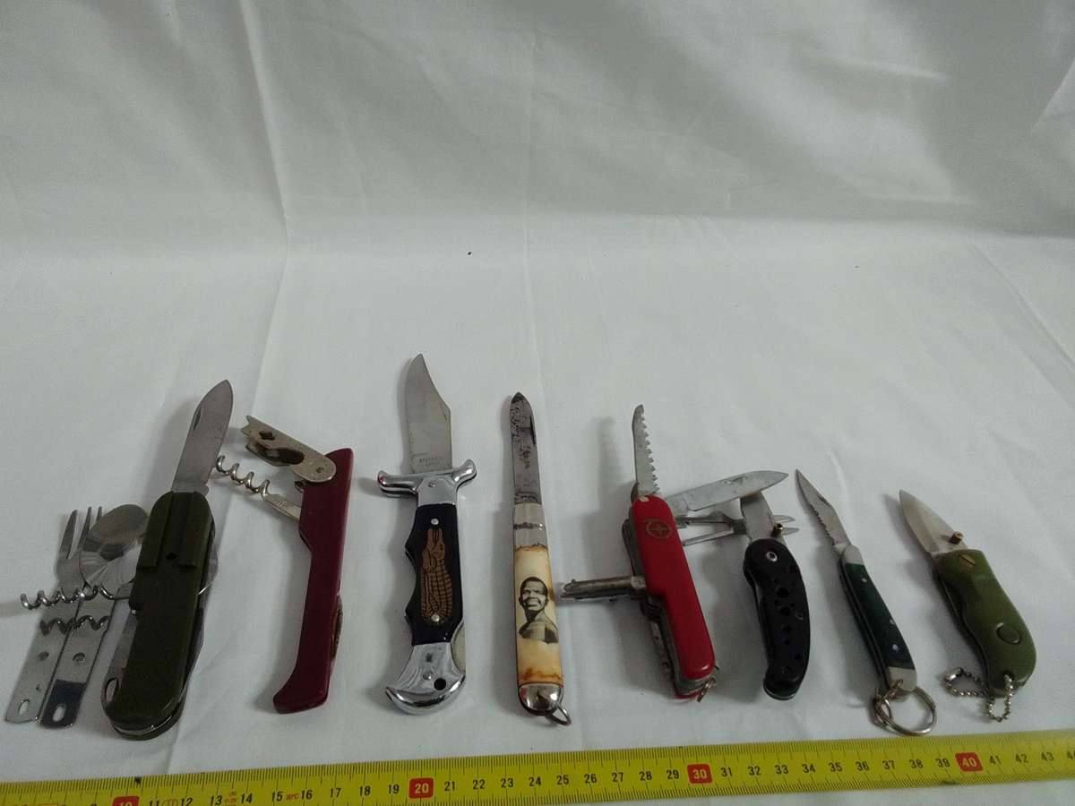 Stunning Collection Of Eight Pocket And Multi Function Folding Knifes - View Description