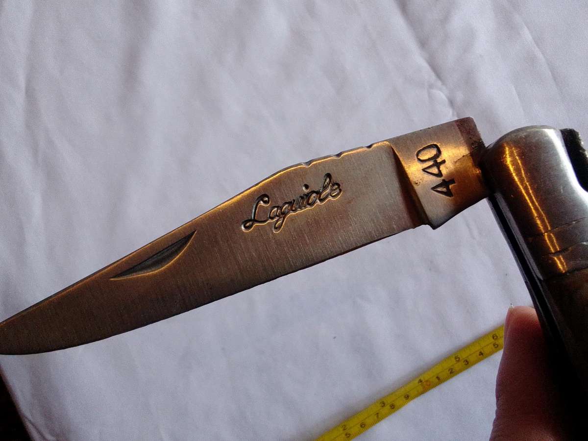 Stunning Laguiole ( 440) Pocket Knife with Wooden Handle in Excellent Condition