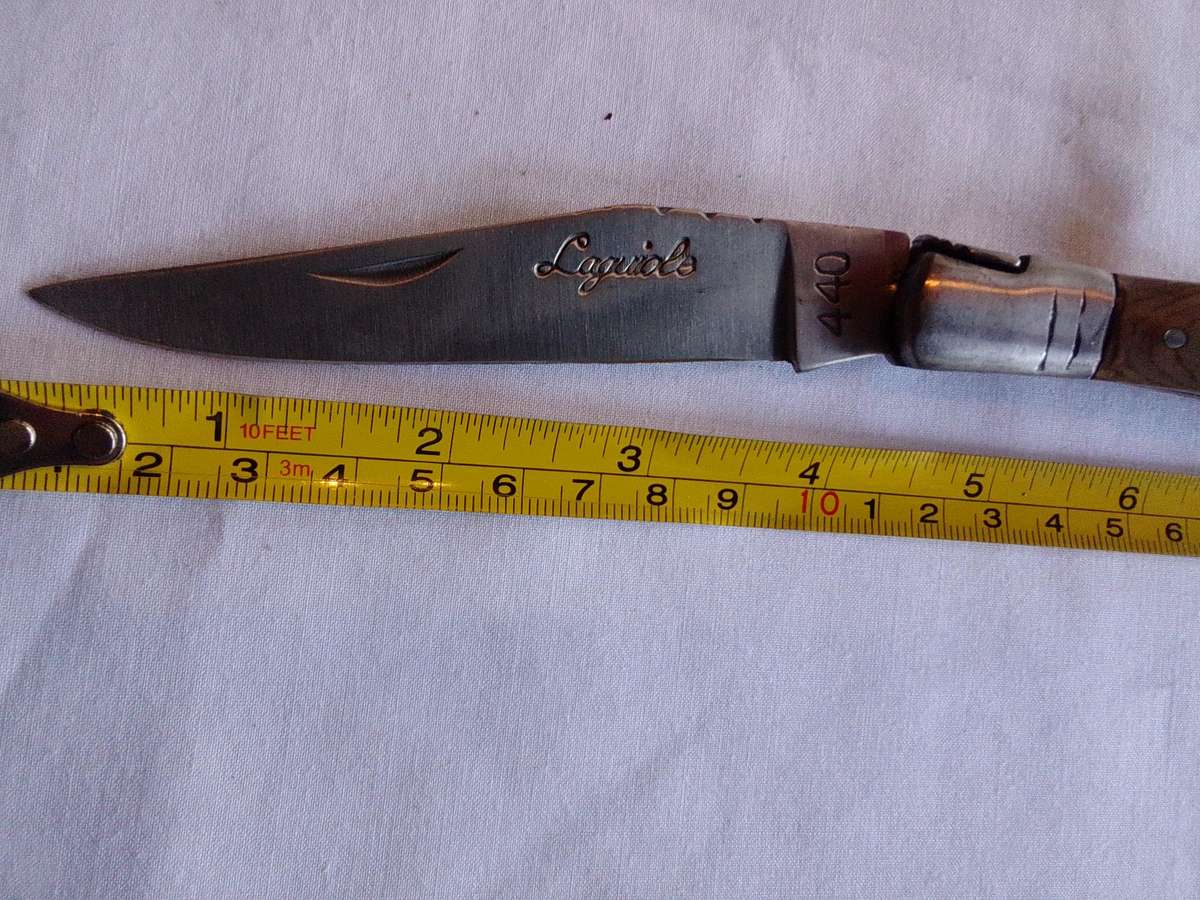 Stunning Laguiole ( 440) Pocket Knife with Wooden Handle in Excellent Condition