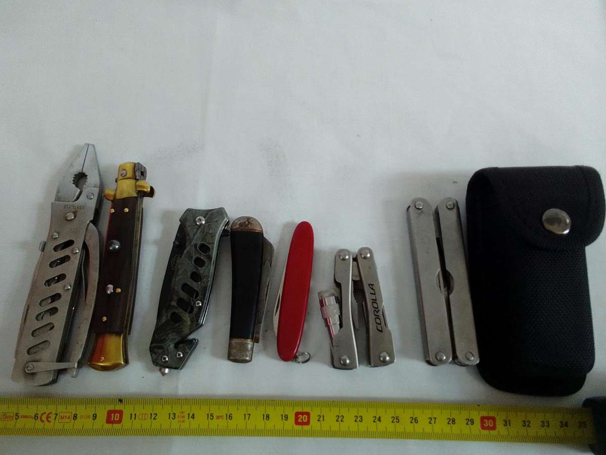 Stunning Collection Of Seven Pocket And Multi Function Folding Knifes - See Description