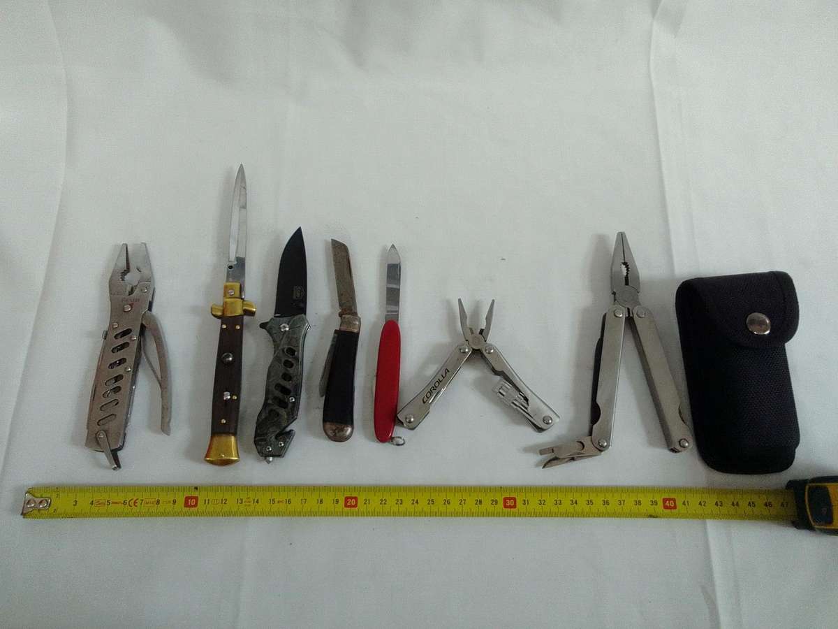 Stunning Collection Of Seven Pocket And Multi Function Folding Knifes - See Description