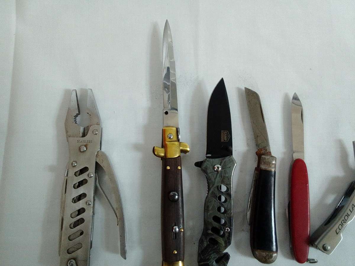 Stunning Collection Of Seven Pocket And Multi Function Folding Knifes - See Description