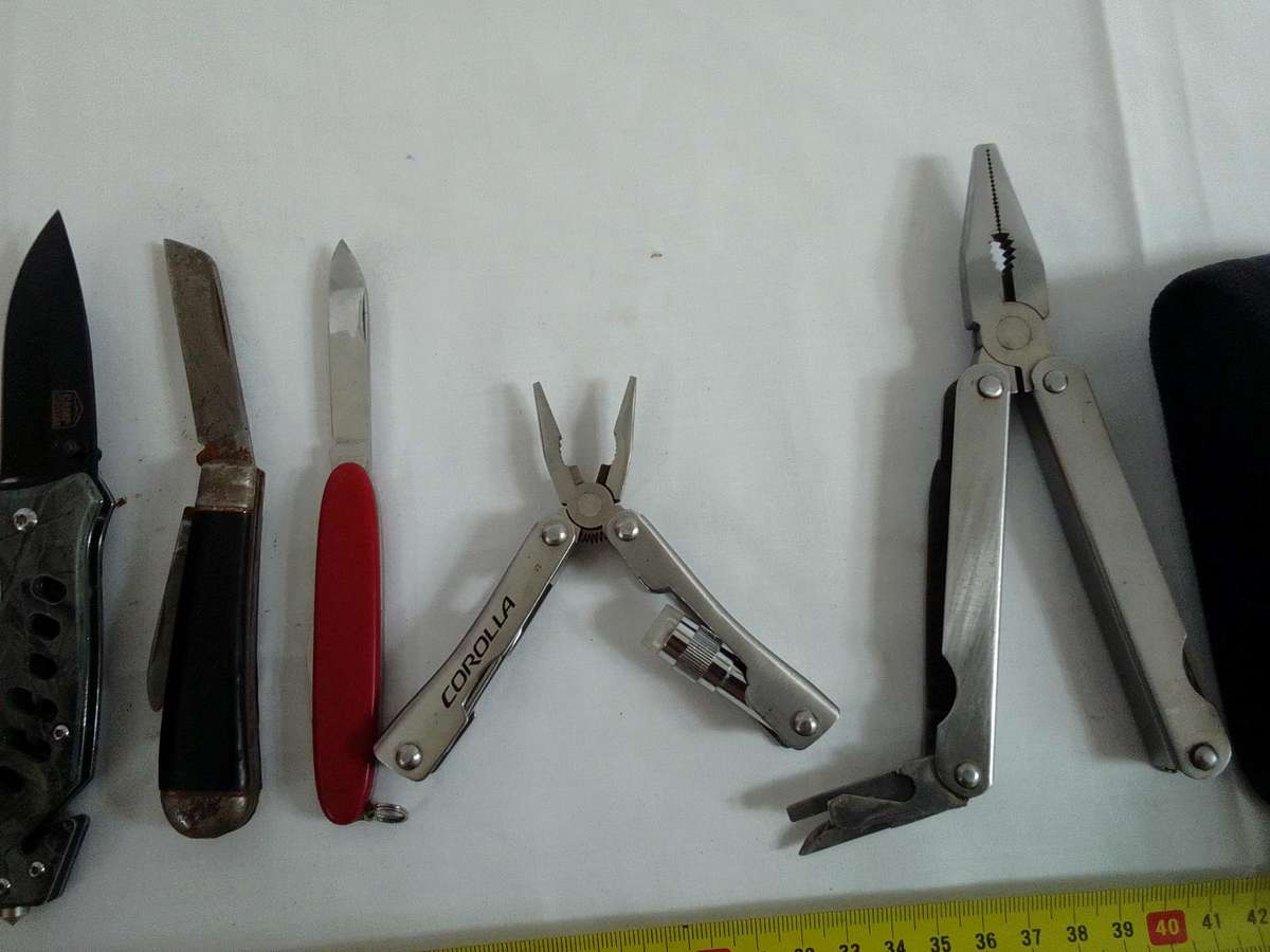 Stunning Collection Of Seven Pocket And Multi Function Folding Knifes - See Description