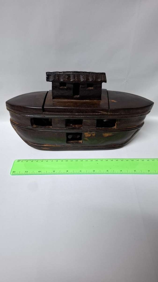 Remarkable Vintage Hand Carved Wooden Noah's Ark with Carved Animals - Good Condition